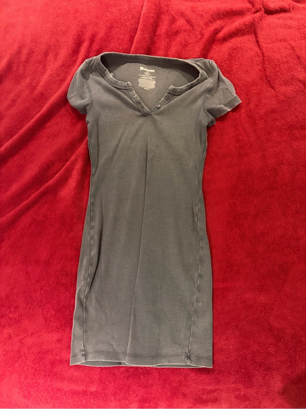 No Boundaries Short Sleeve V-Neck Tee Dress - Gray